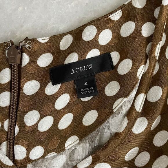 NWOT J Crew V-Neck Peplum Top in jacquard dot - 4 Pecan Ivory - Picture 6 of 9